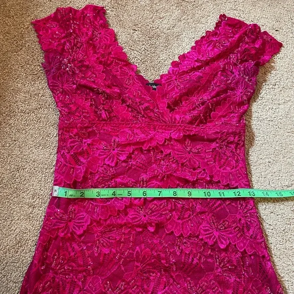 SOLD Le chateau lace top - Picture 4 of 6